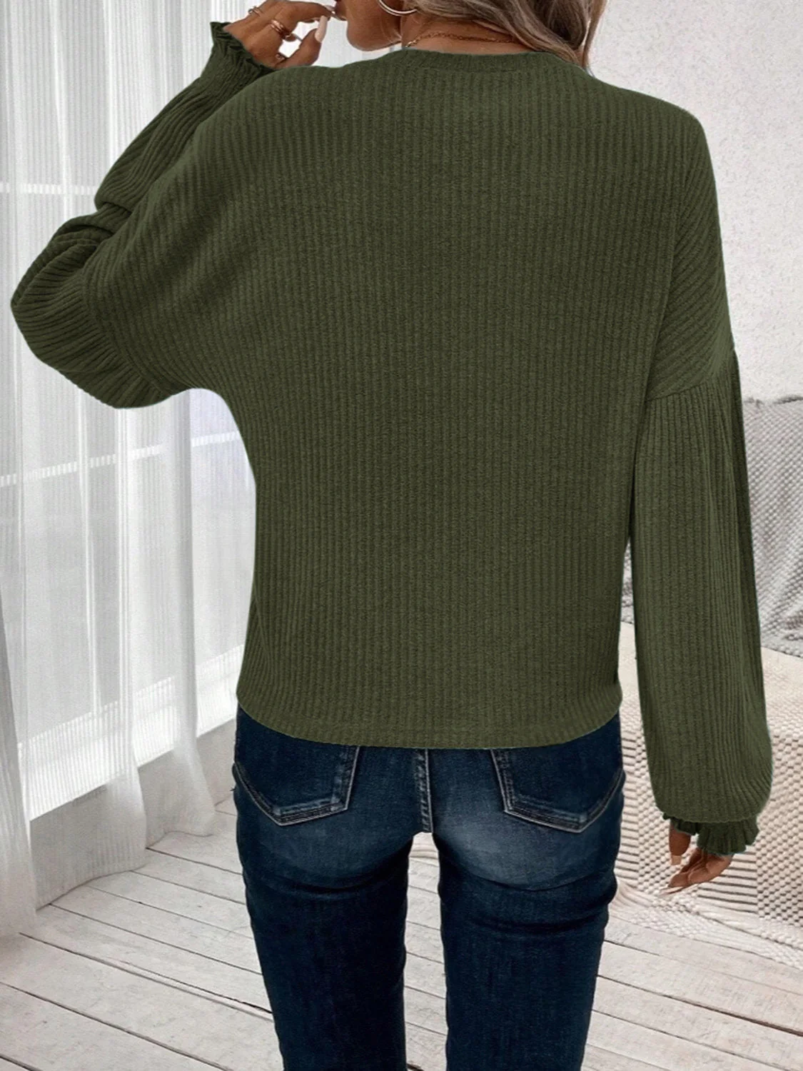 Olivia | Ribbed crew neck t-shirt with lantern sleeves - Image 14