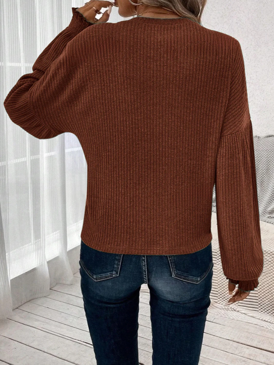 Olivia | Ribbed crew neck t-shirt with lantern sleeves - Image 5