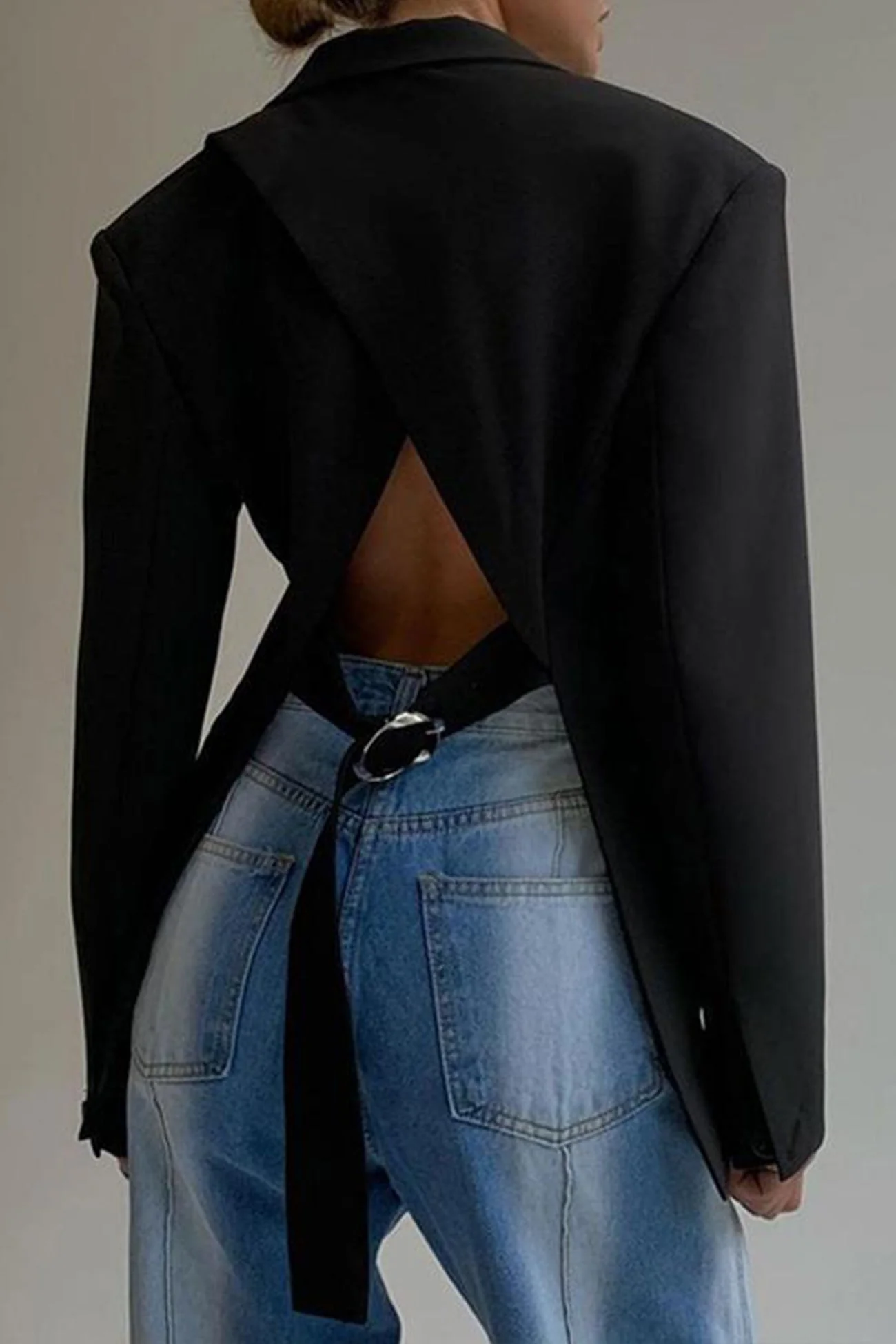 Patricia | Solid color backless blazer with slit - Image 8