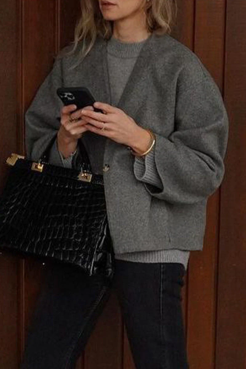 Penélope | Classic and stylish winter garment - Image 4