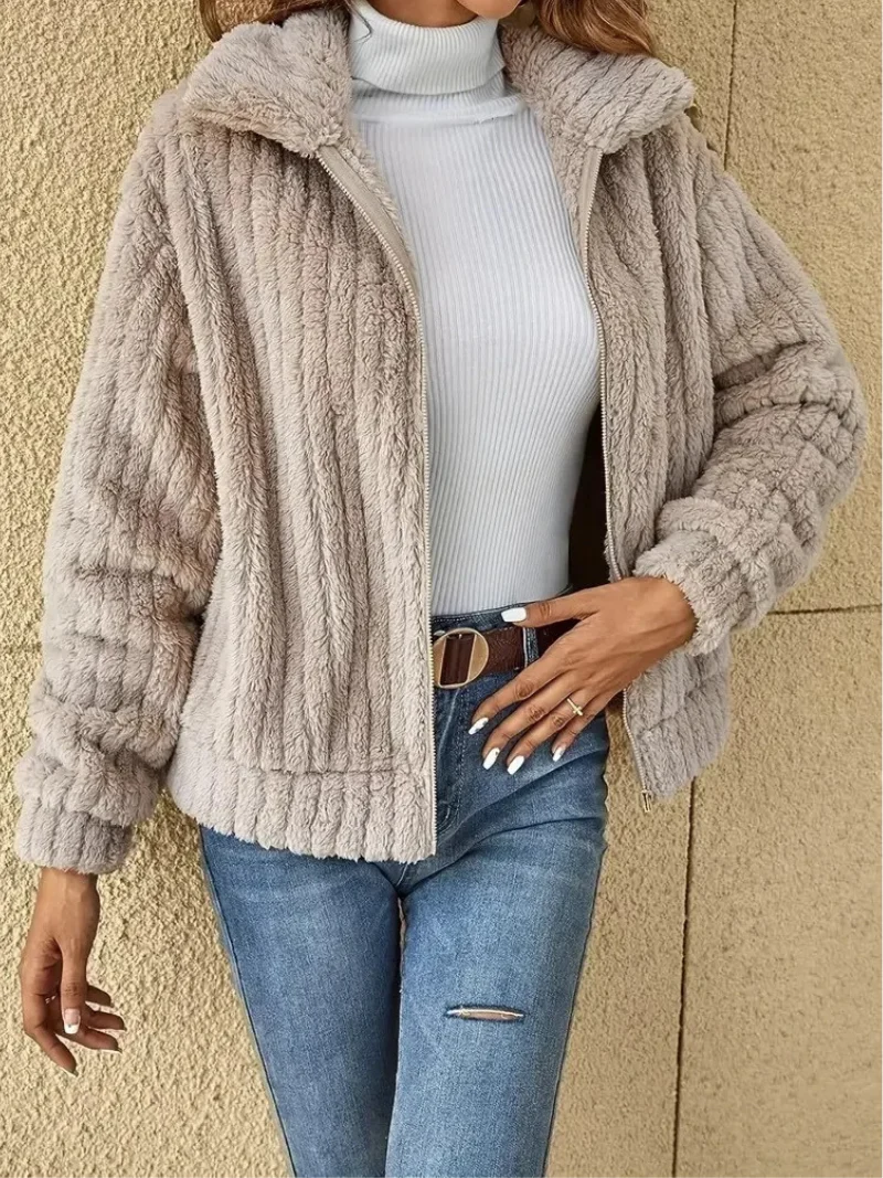 Penélope | Effortless and elegant winter garment - Image 2