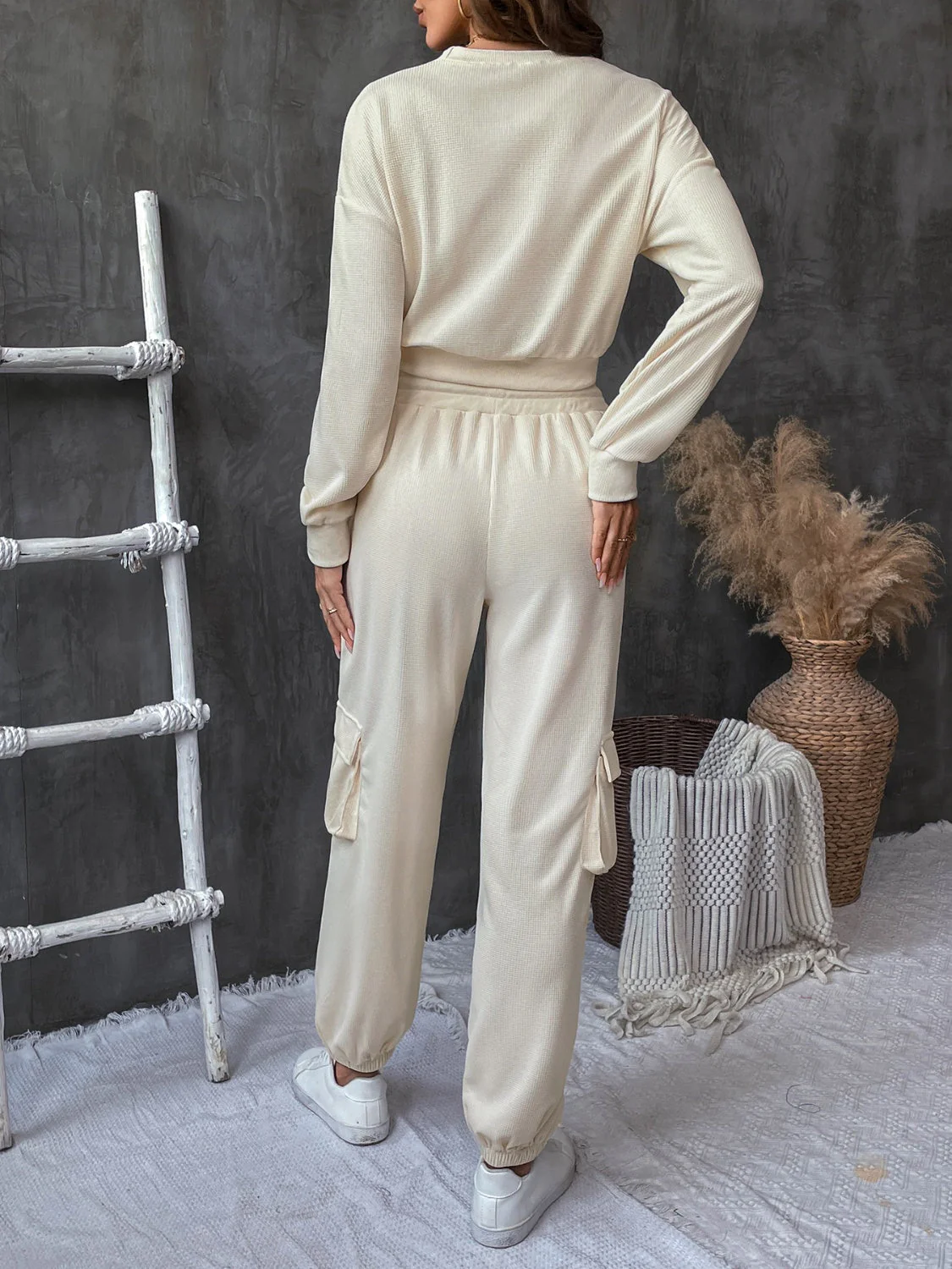 Petra | Set consisting of a long-sleeved top and crew-neck trousers - Image 2
