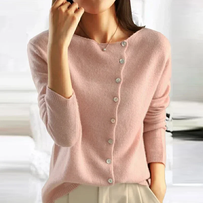 Pilar | Elegant sweater with a modern button closure - Image 4