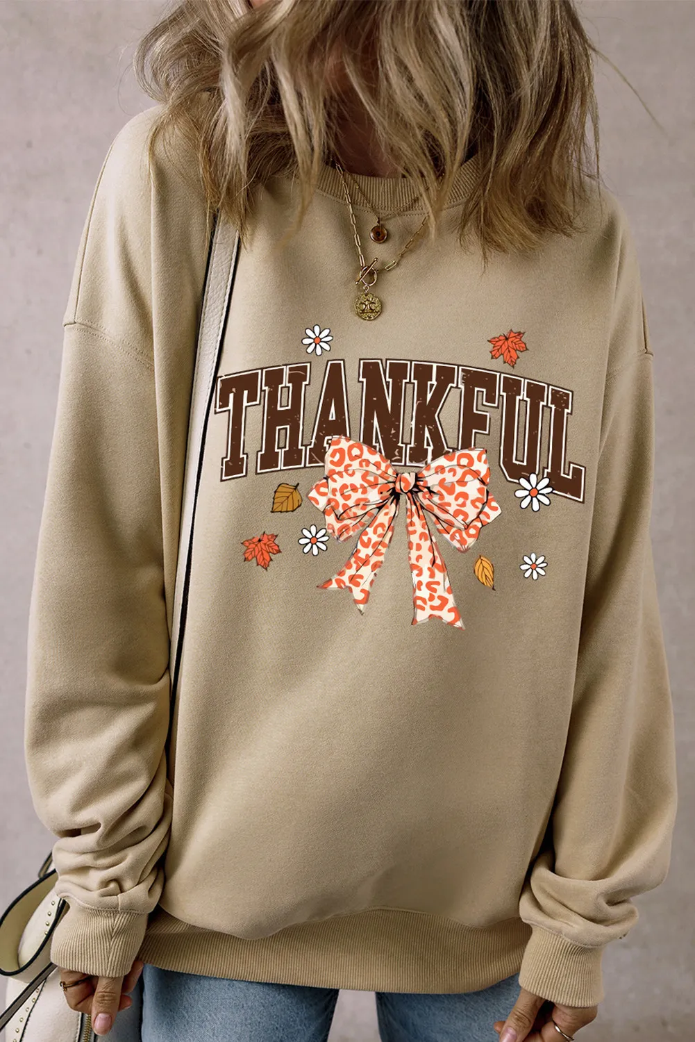 Pilar | THANKFUL long-sleeved crew neck sweatshirt with bow