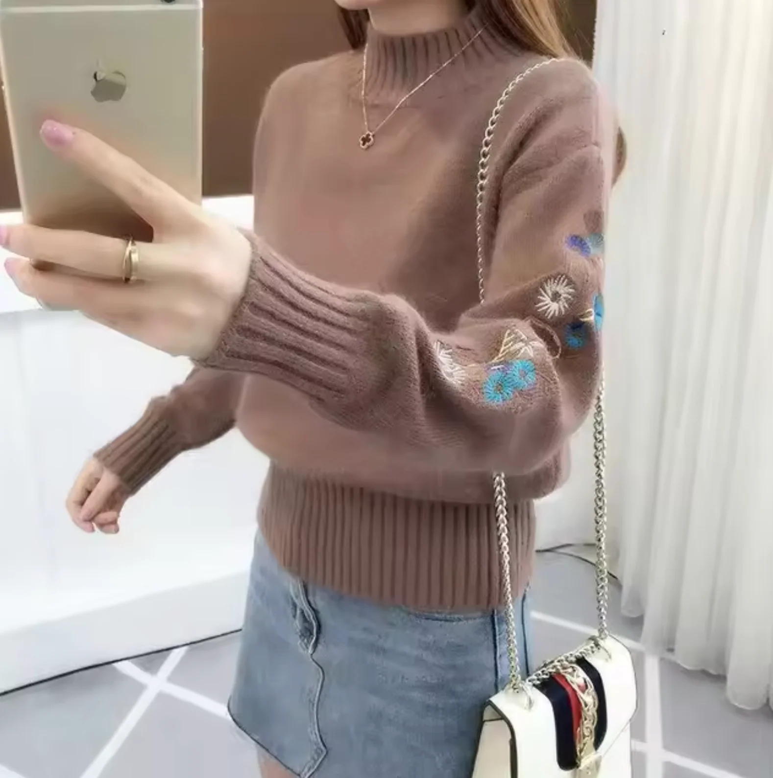 Ramona | Knitted sweater with floral embroidery - Image 8