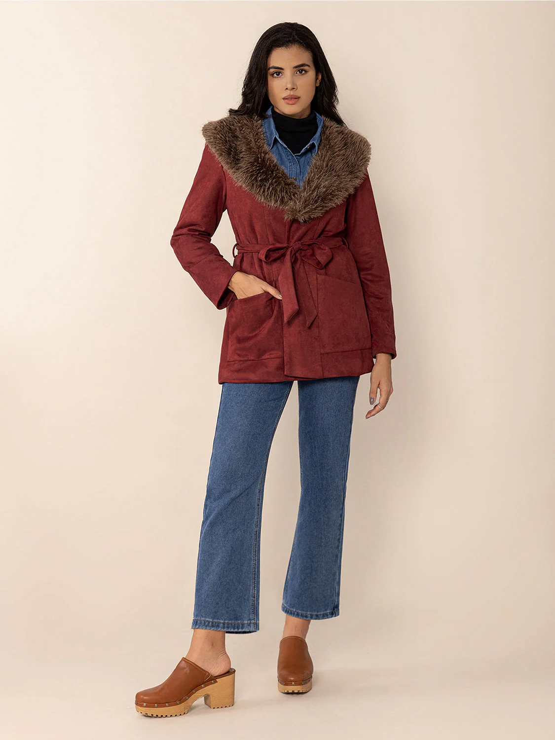 Regina | Fluffy jacket with collar and waist band - Image 9