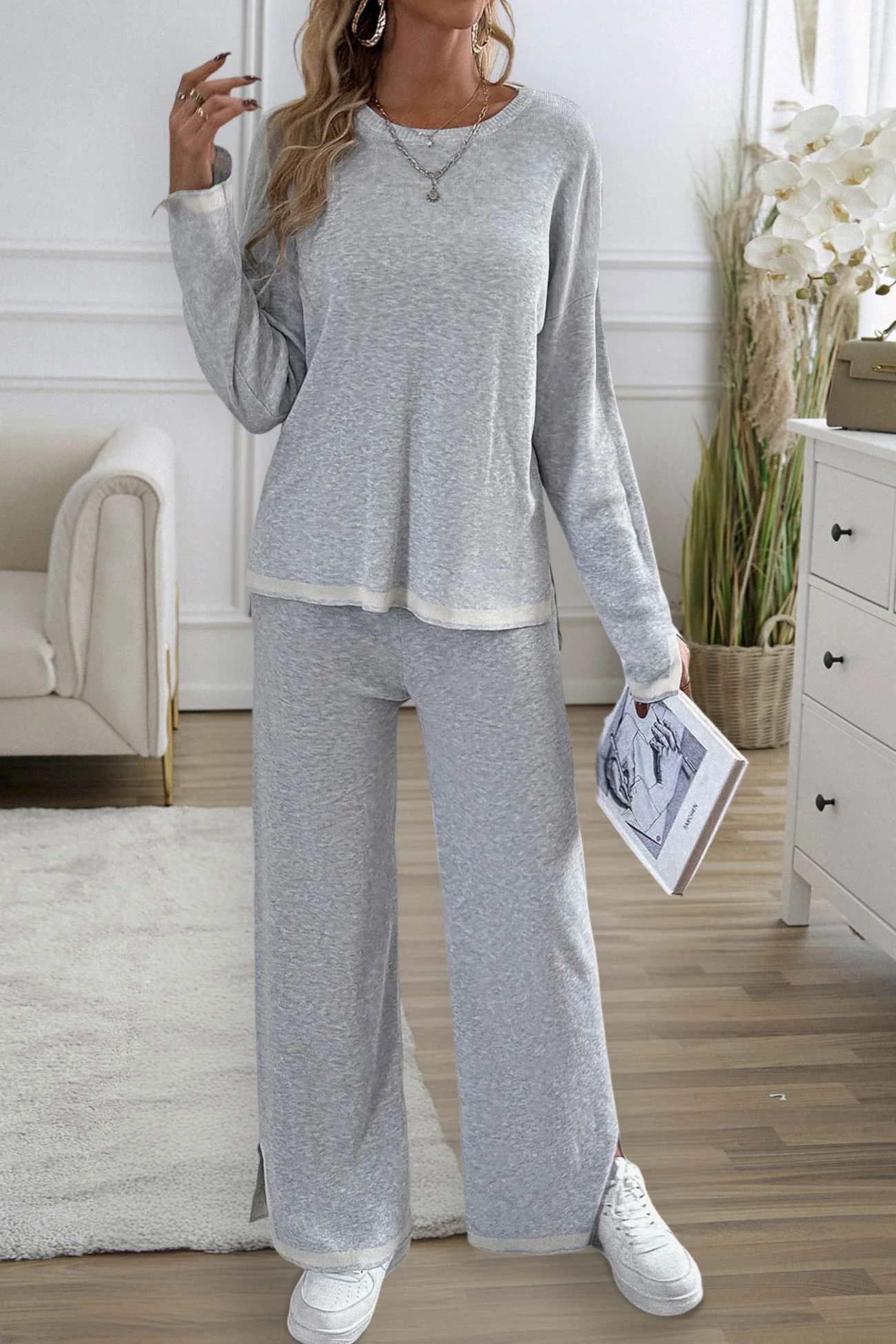 Regina | Knitted suits with a contrasting slit hem - Image 5