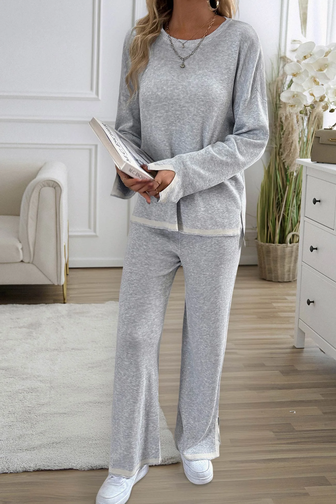 Regina | Knitted suits with a contrasting slit hem - Image 6