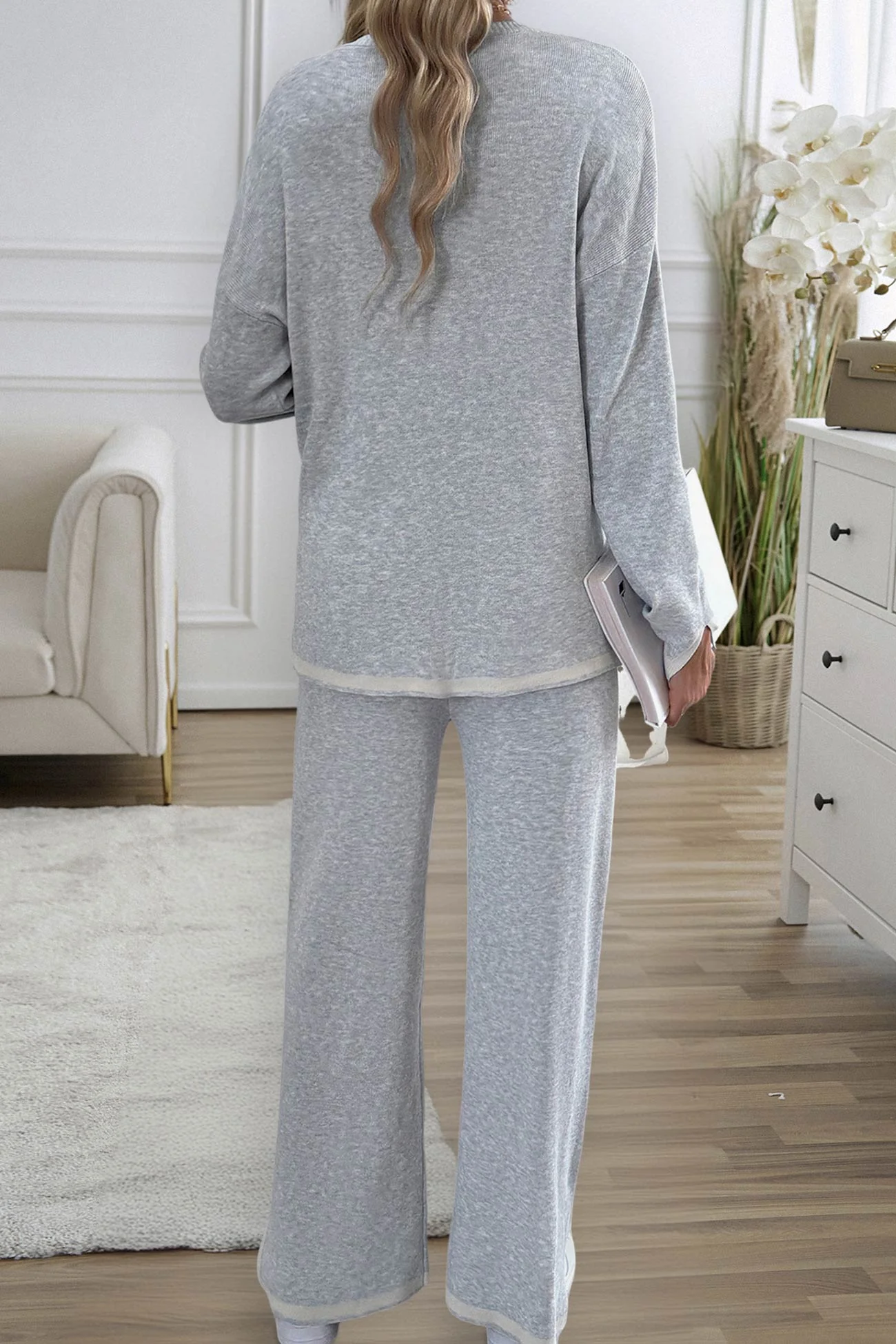Regina | Knitted suits with a contrasting slit hem - Image 9