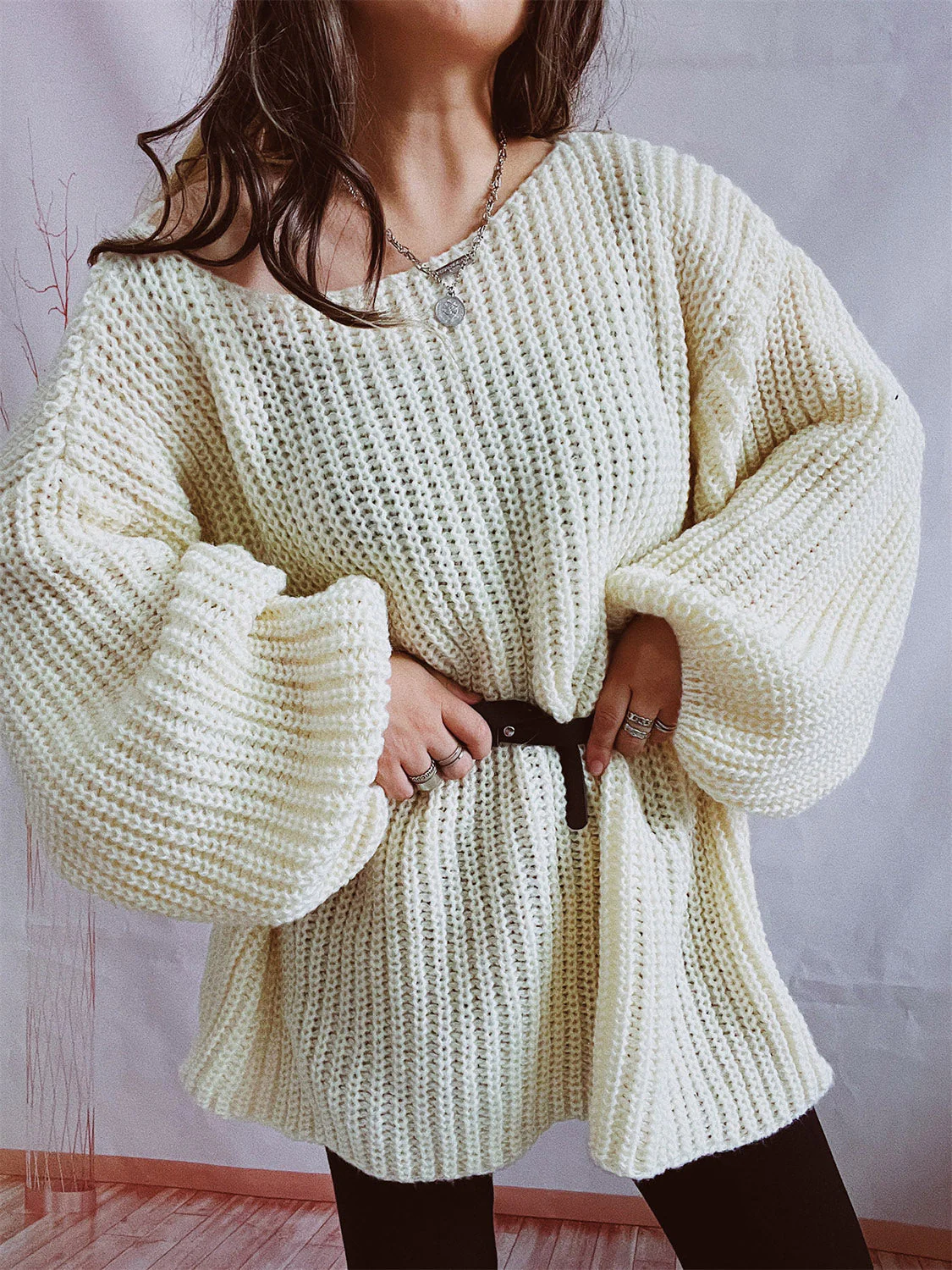 Regina | Long-sleeved sweater with a boat neck and belt - Image 6