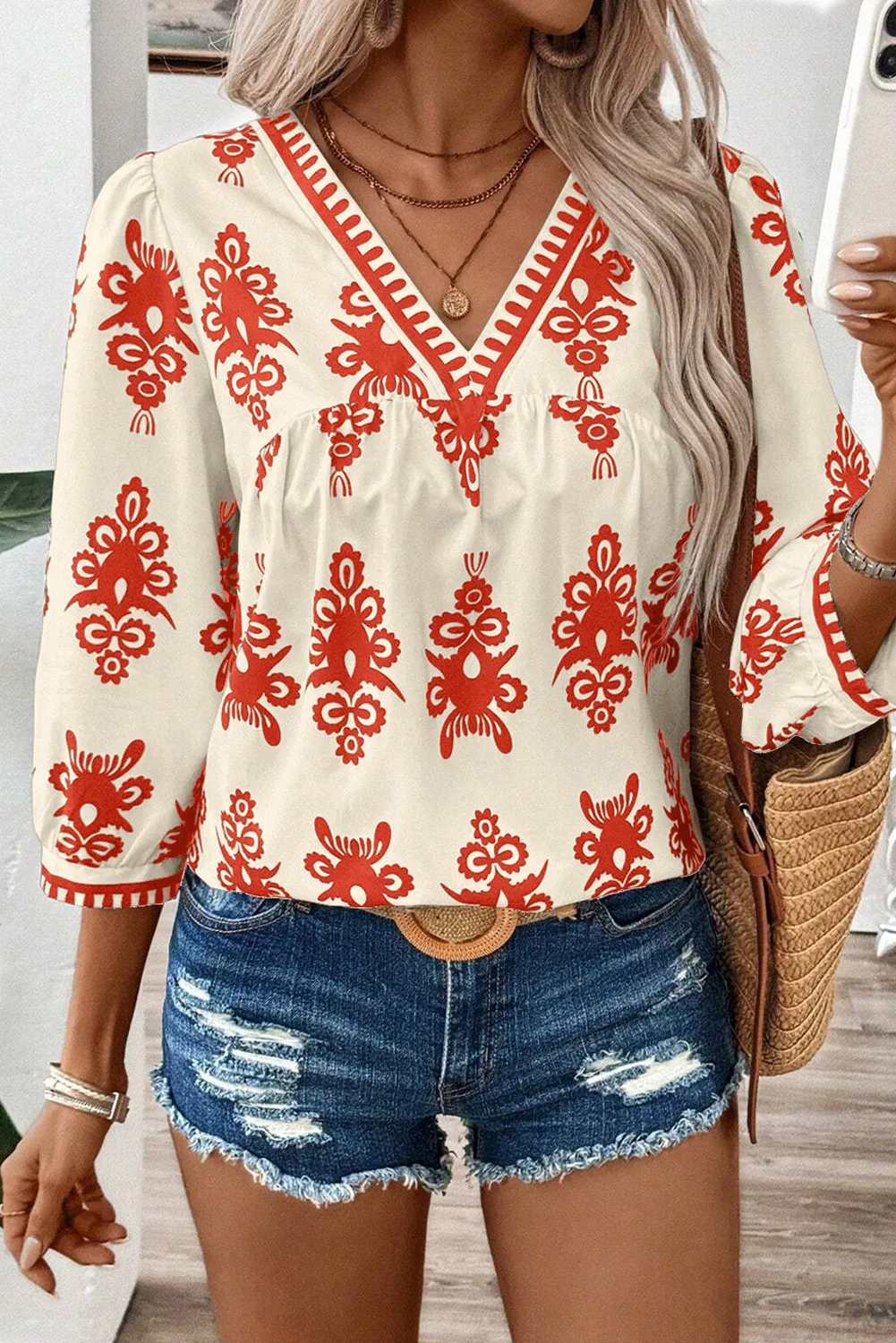 Renata | Printed blouse with three quarter sleeves and V-neck - Image 5