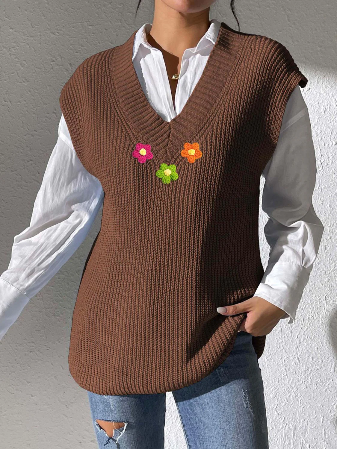 Renata | V-neck floral sweater - Image 12