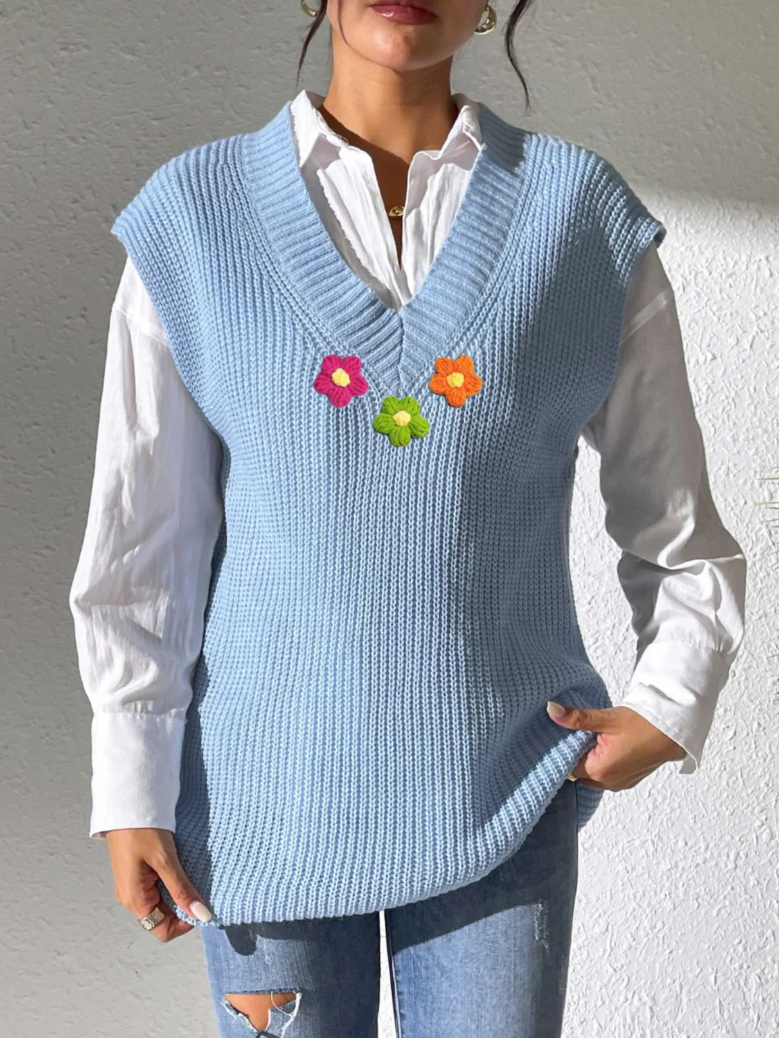 Renata | V-neck floral sweater - Image 4