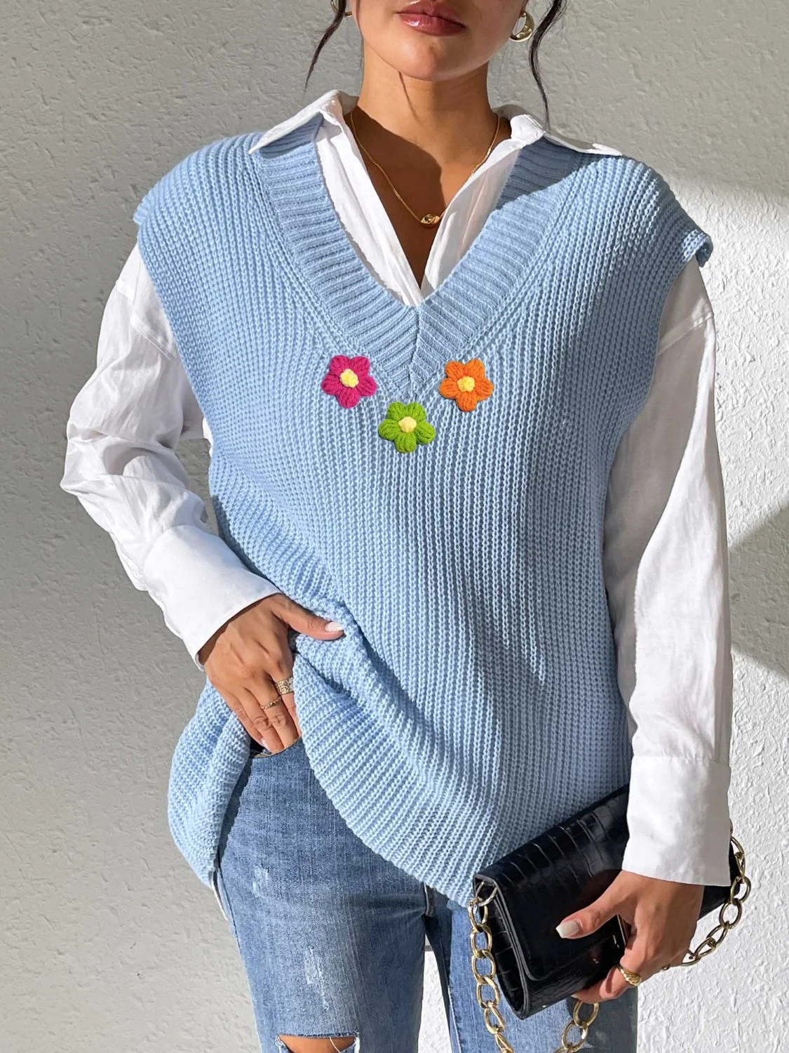Renata | V-neck floral sweater - Image 6