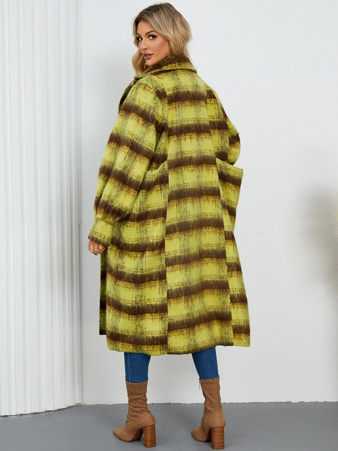 Rocio | Contrasting double breasted long sleeve coat - Image 3