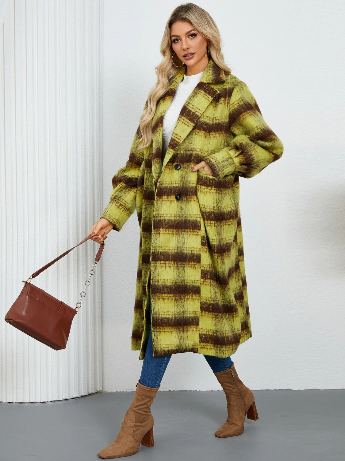 Rocio | Contrasting double breasted long sleeve coat - Image 4