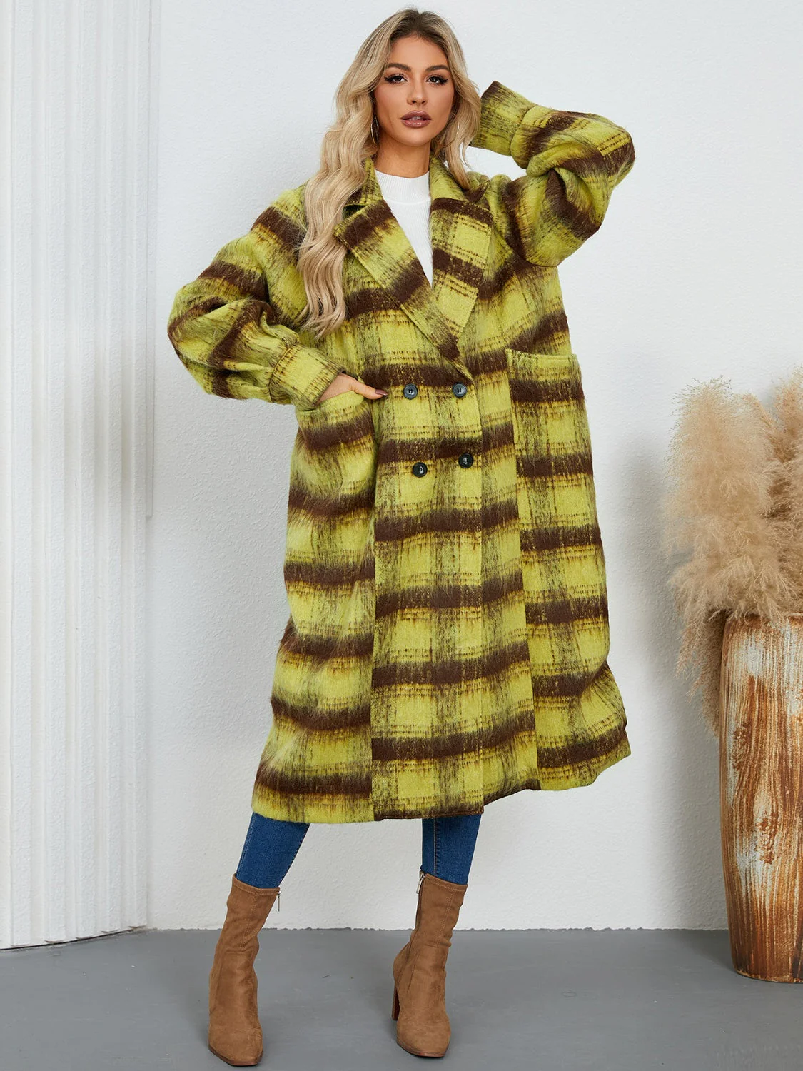 Rocio | Contrasting double breasted long sleeve coat - Image 5