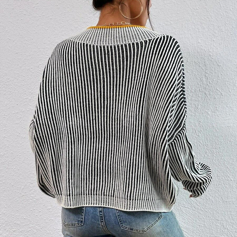 Rocio | Elegant V-neck sweater with a striped pattern - Image 2