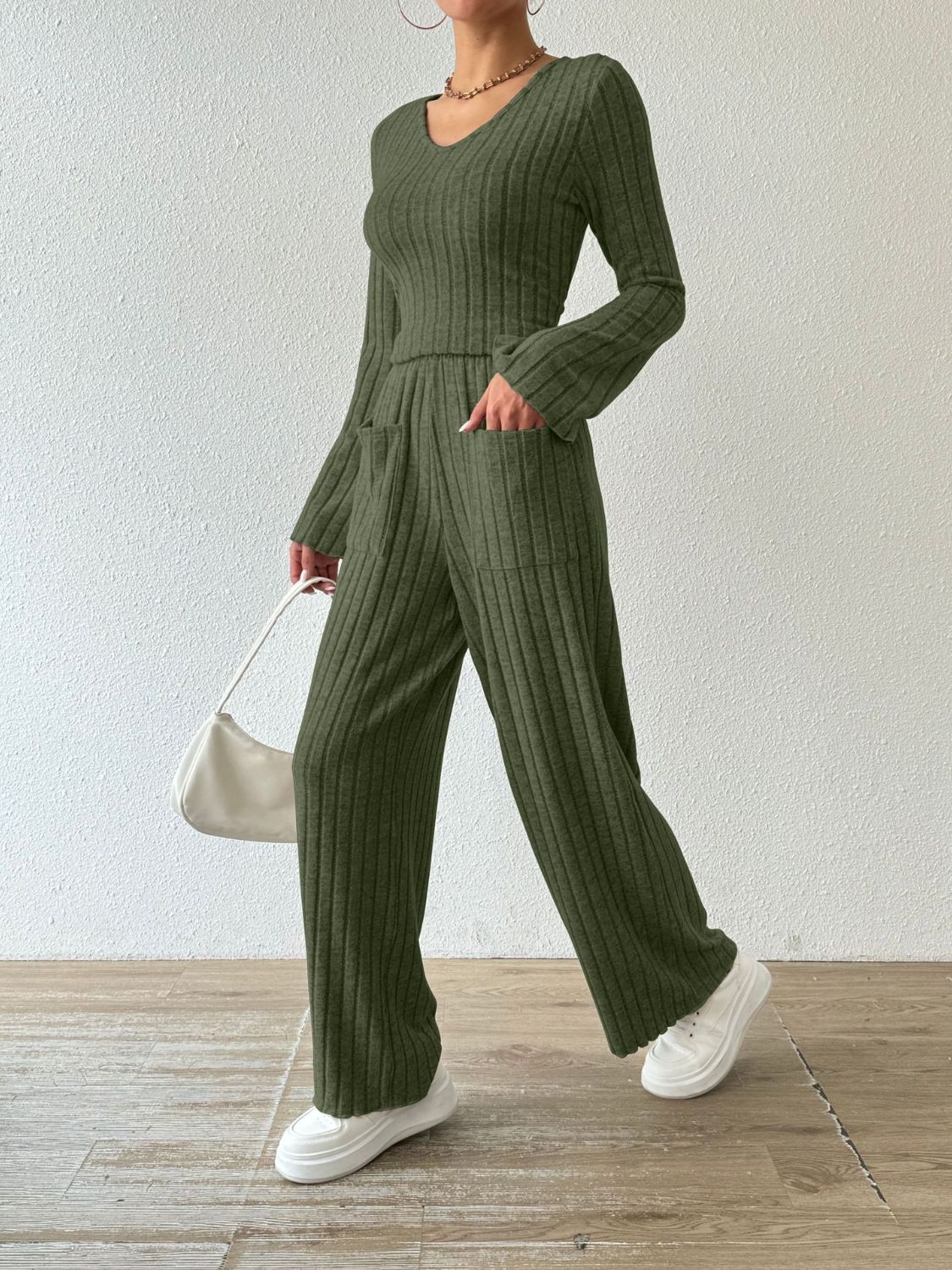 Rocio | Set consisting of a ribbed long-sleeved V-neck shirt and trousers with pockets - Image 6