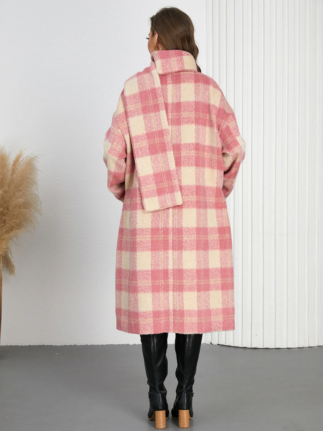 Rubí | Checked long sleeve button down coat - Image 4