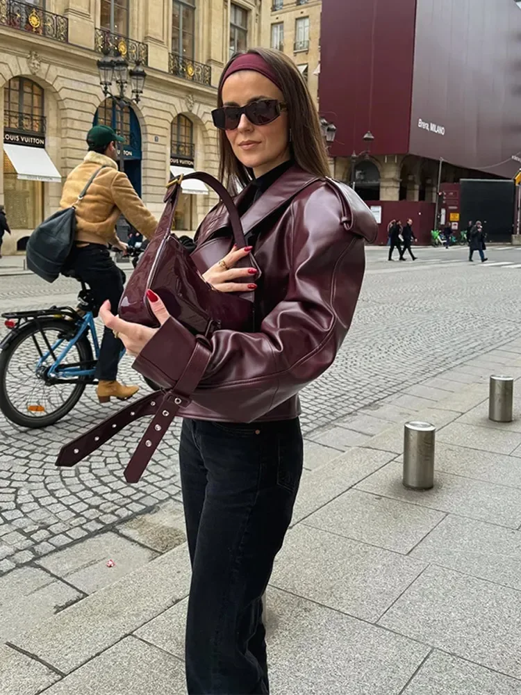 Rubí | Short, slim women's leather jacket