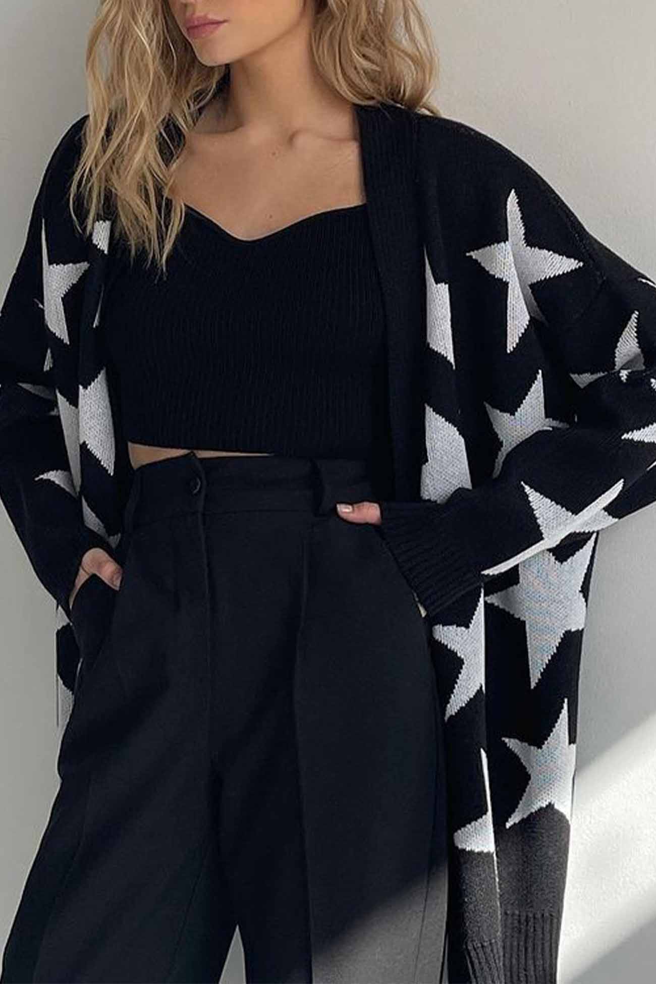 Samantha | Knitted cardigan with contrasting stars and buttons - Image 4