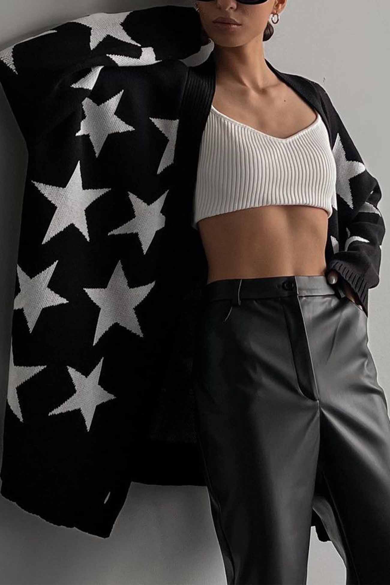 Samantha | Knitted cardigan with contrasting stars and buttons - Image 9