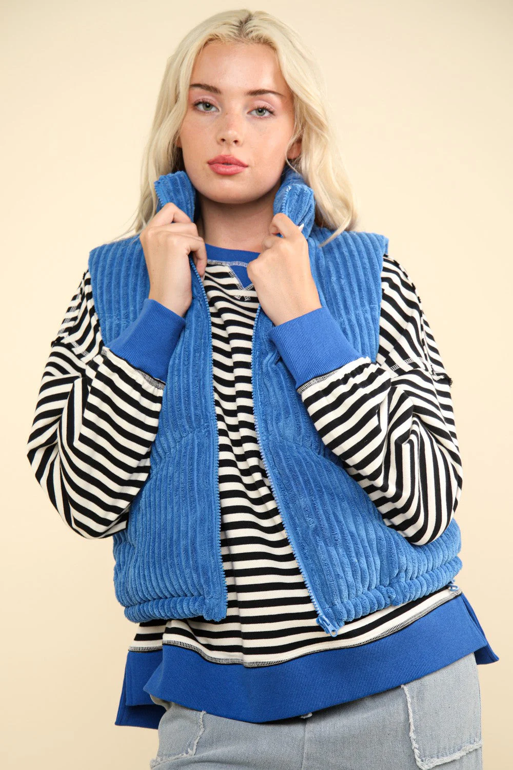 Sara | Padded corduroy puffer vest with zip