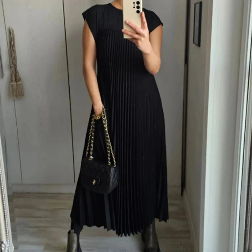 Scarlett® | Light And Fresh Pleated Dress - Image 4