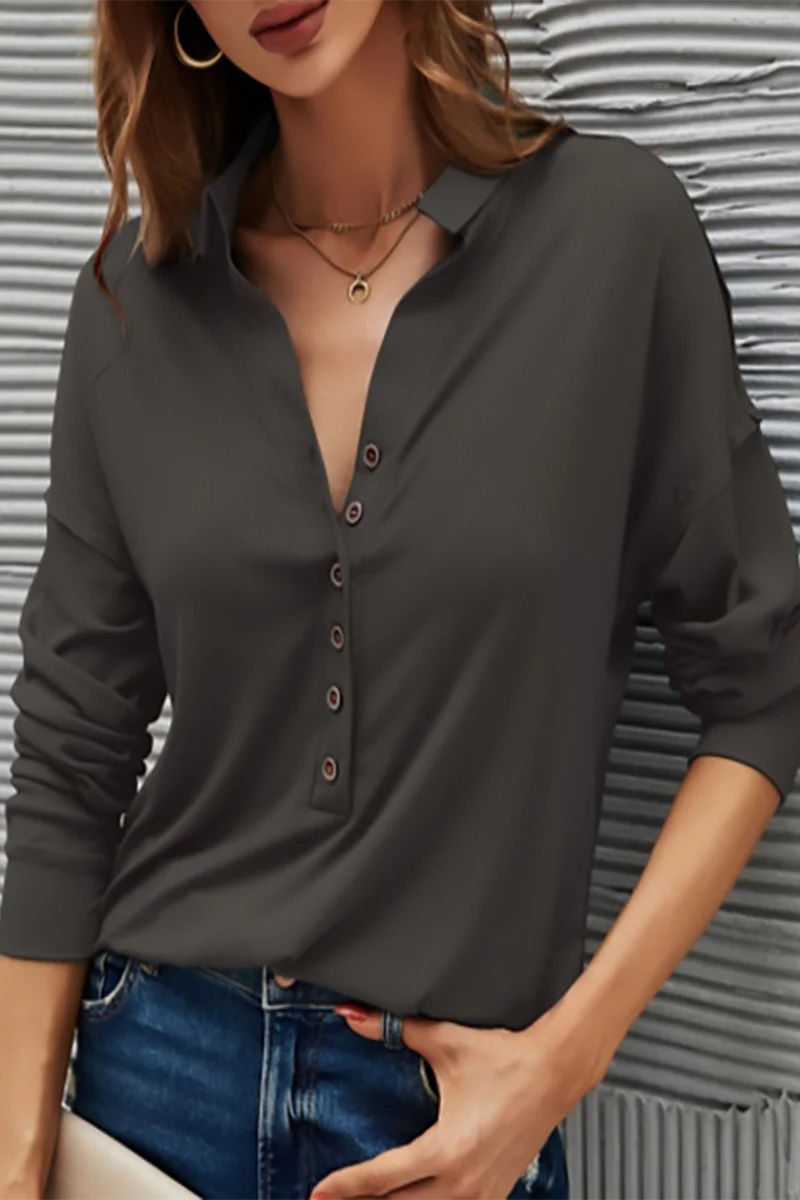 Silvia | Casual T-shirts with plain buttons and turn-down collar - Image 8