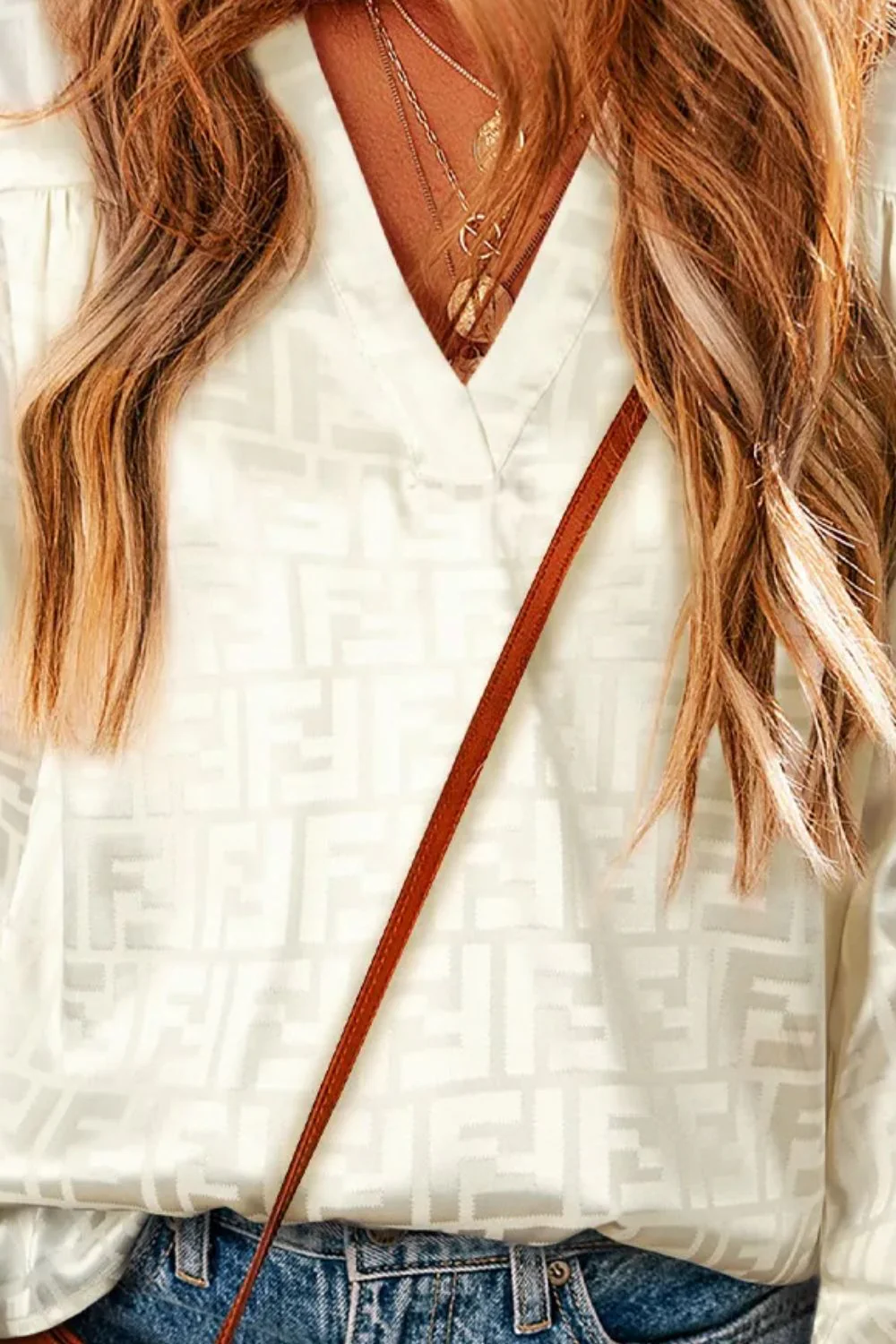 Silvia | Geometric long sleeve blouse with V-neck - Image 3