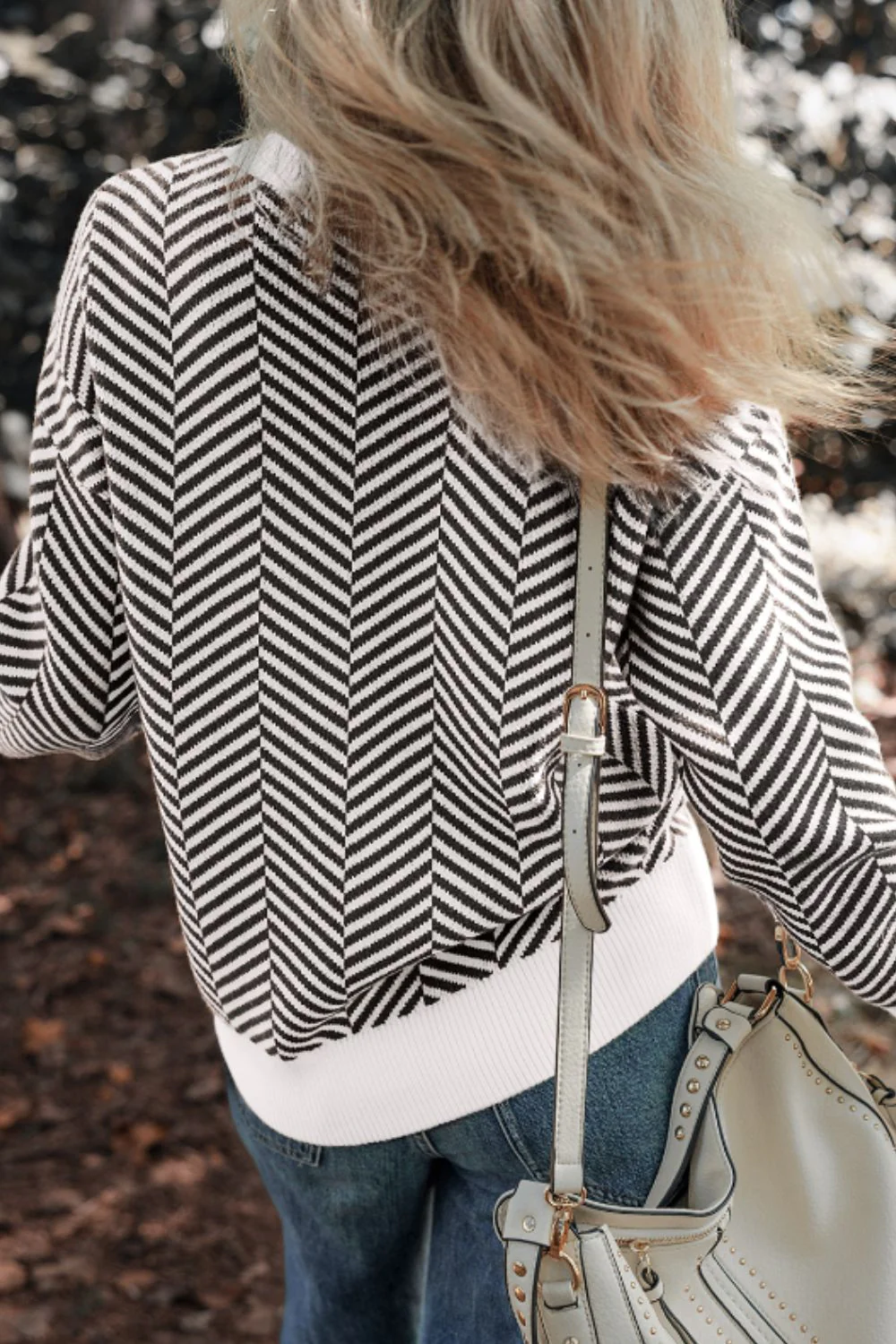Silvia | Striped long-sleeved sweater with a crew neck - Image 18