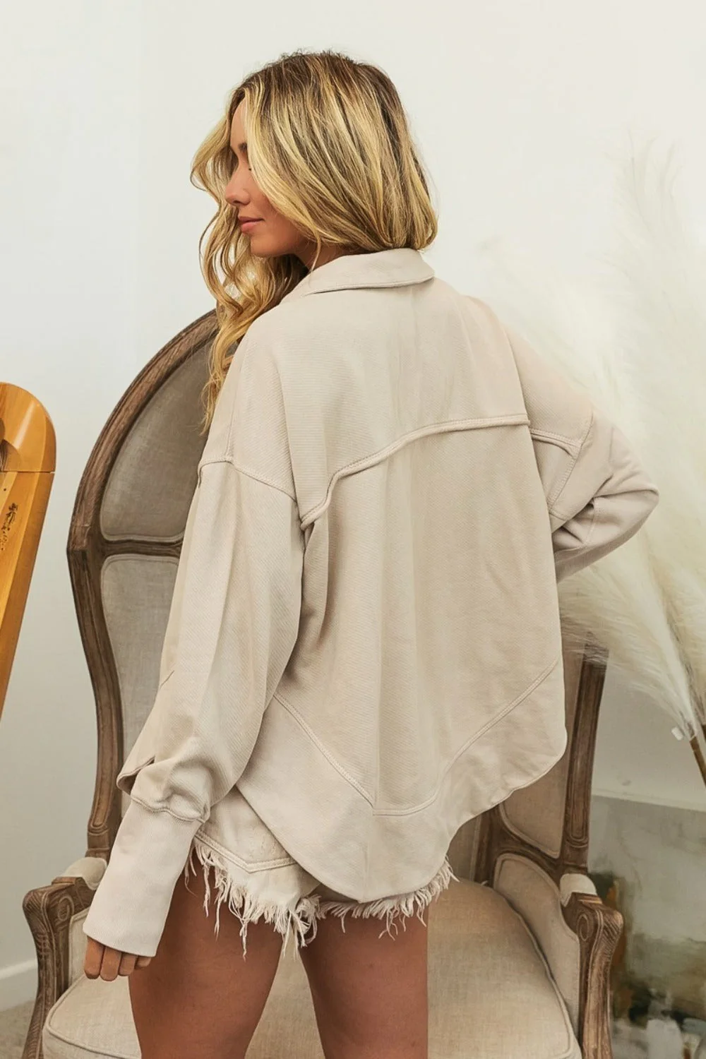 Silvia | Washed sweatshirt with thumbhole cuffs - Image 2