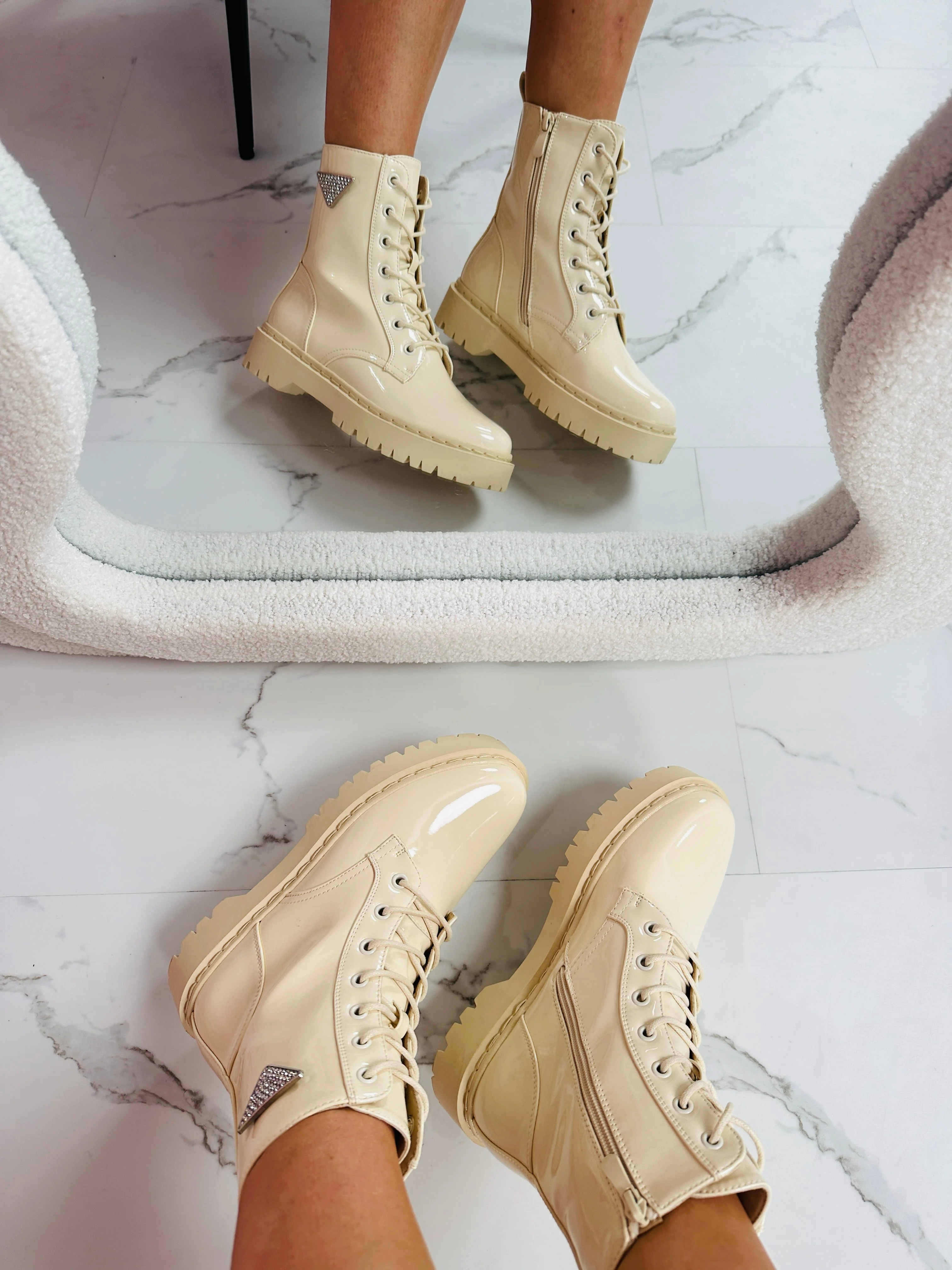 Sofia | Shiny beige boots - Image 2