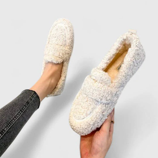 Solenne | Warm slippers with an elegant design - Image 4