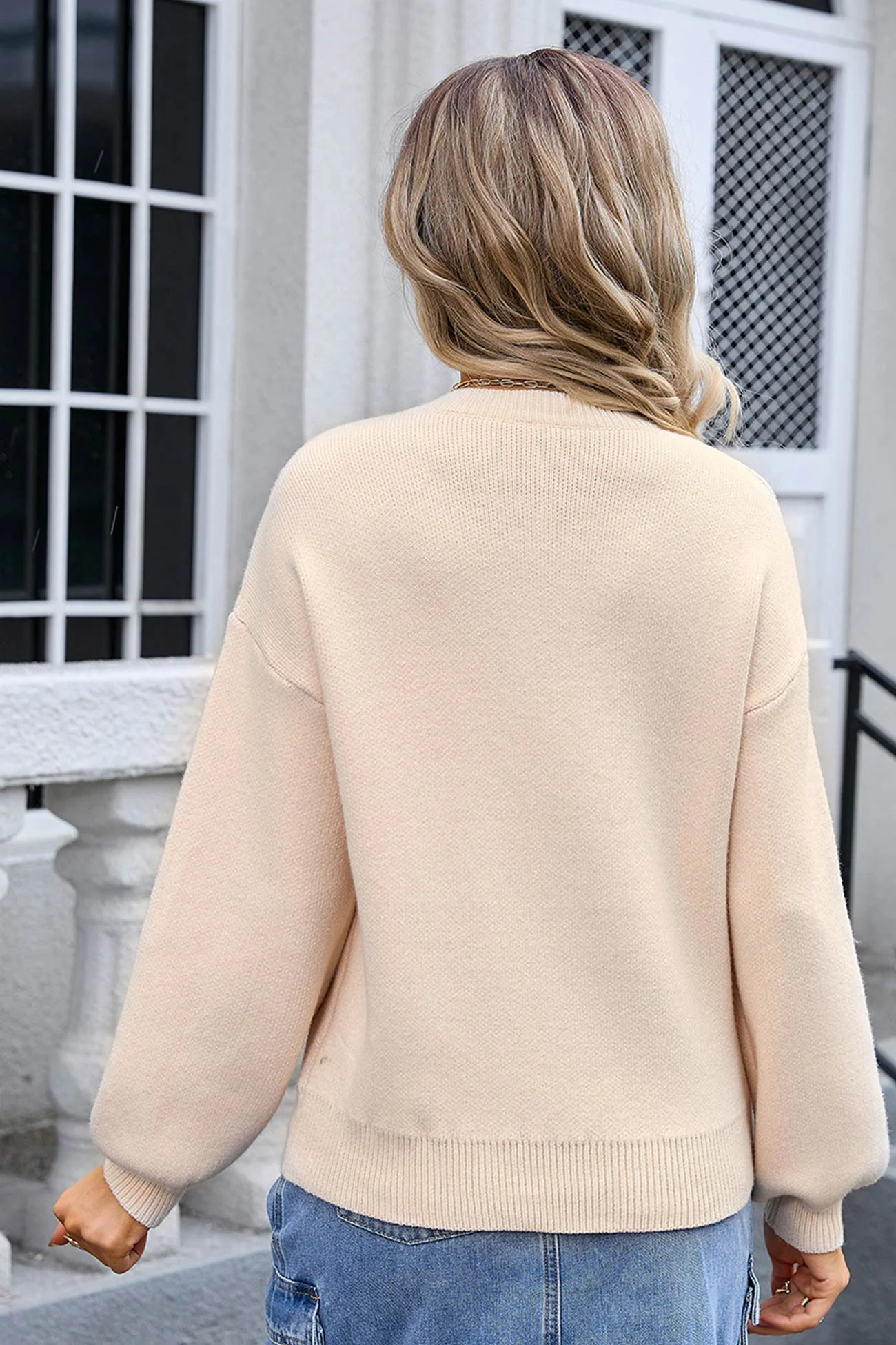 Solveig | Crew neck sweater with bow graphic - Image 16