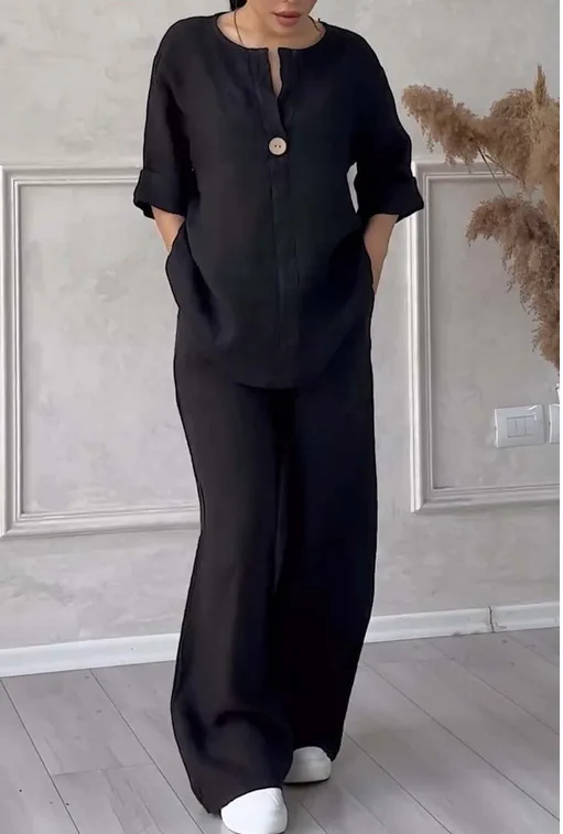 Soraya | Casual set - V-neck top and trousers - Image 7