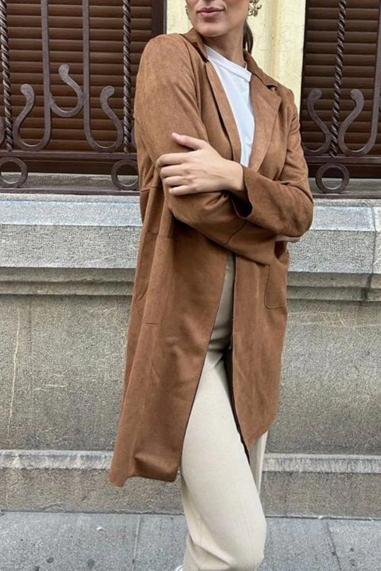 Stefanie | Solid color suede mid-length blazer - Image 2