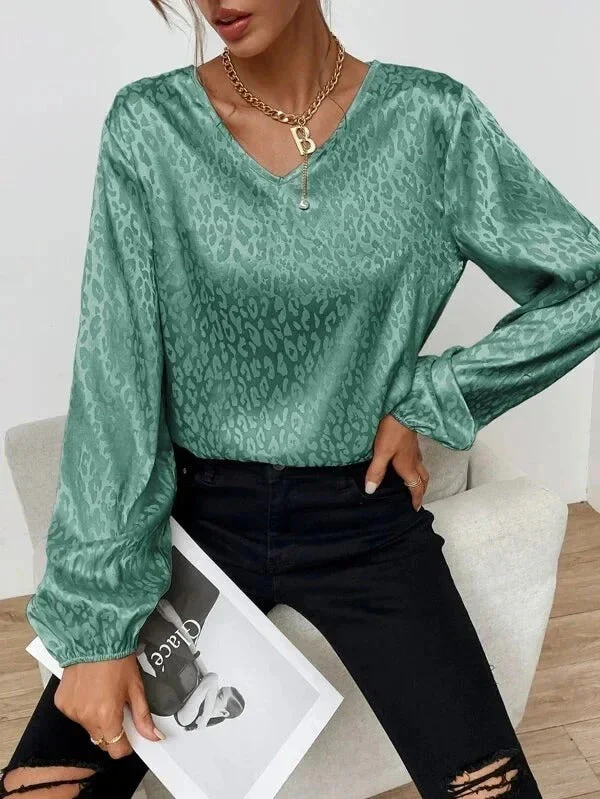 Stella® | Loose Long Sleeve V Neck Leopard Print Blouse - Image 5