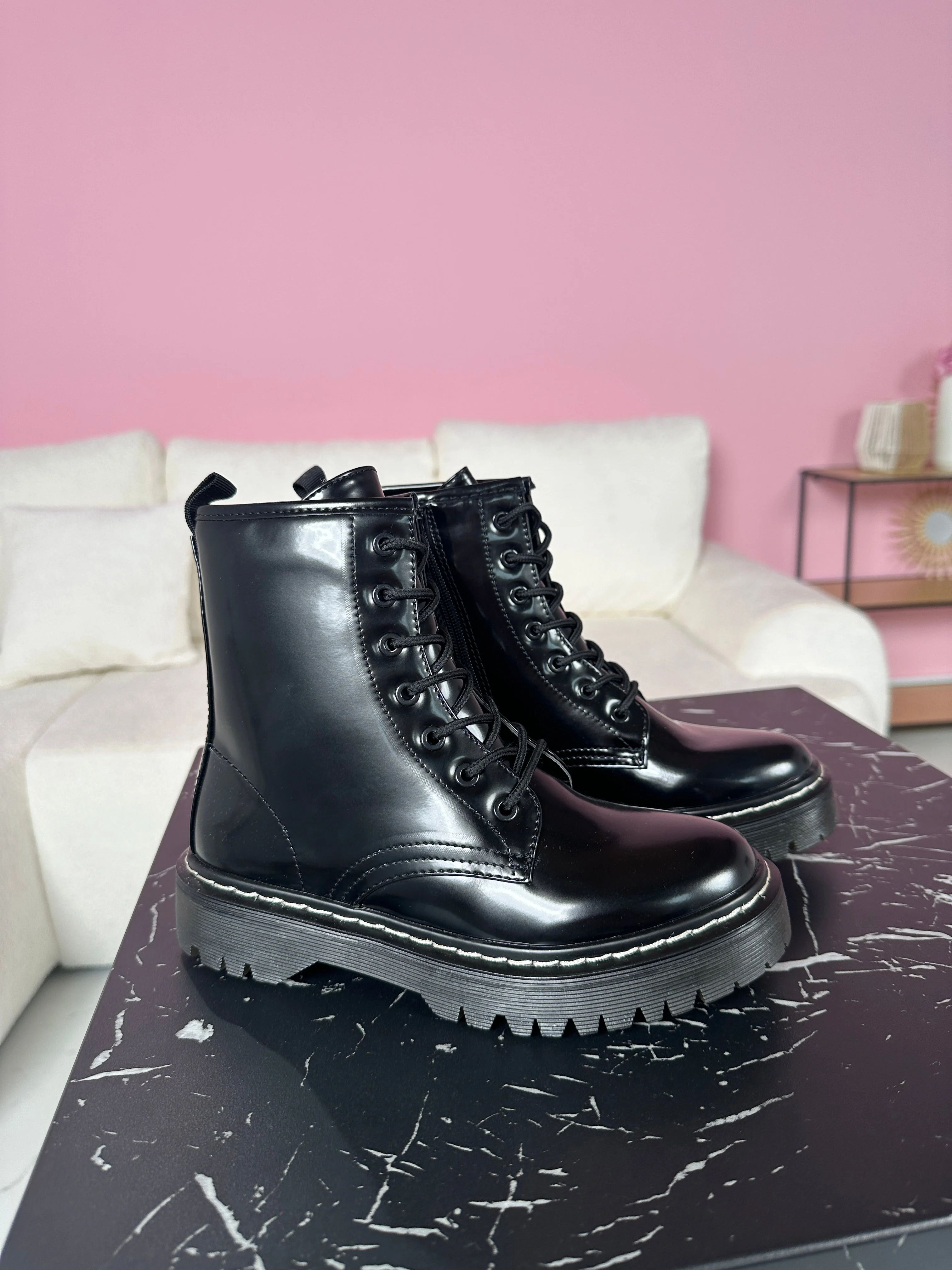 Susana | Shiny black boots - Image 3