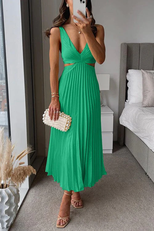 Sydney® | Pleated Dress With Neckline - Image 6
