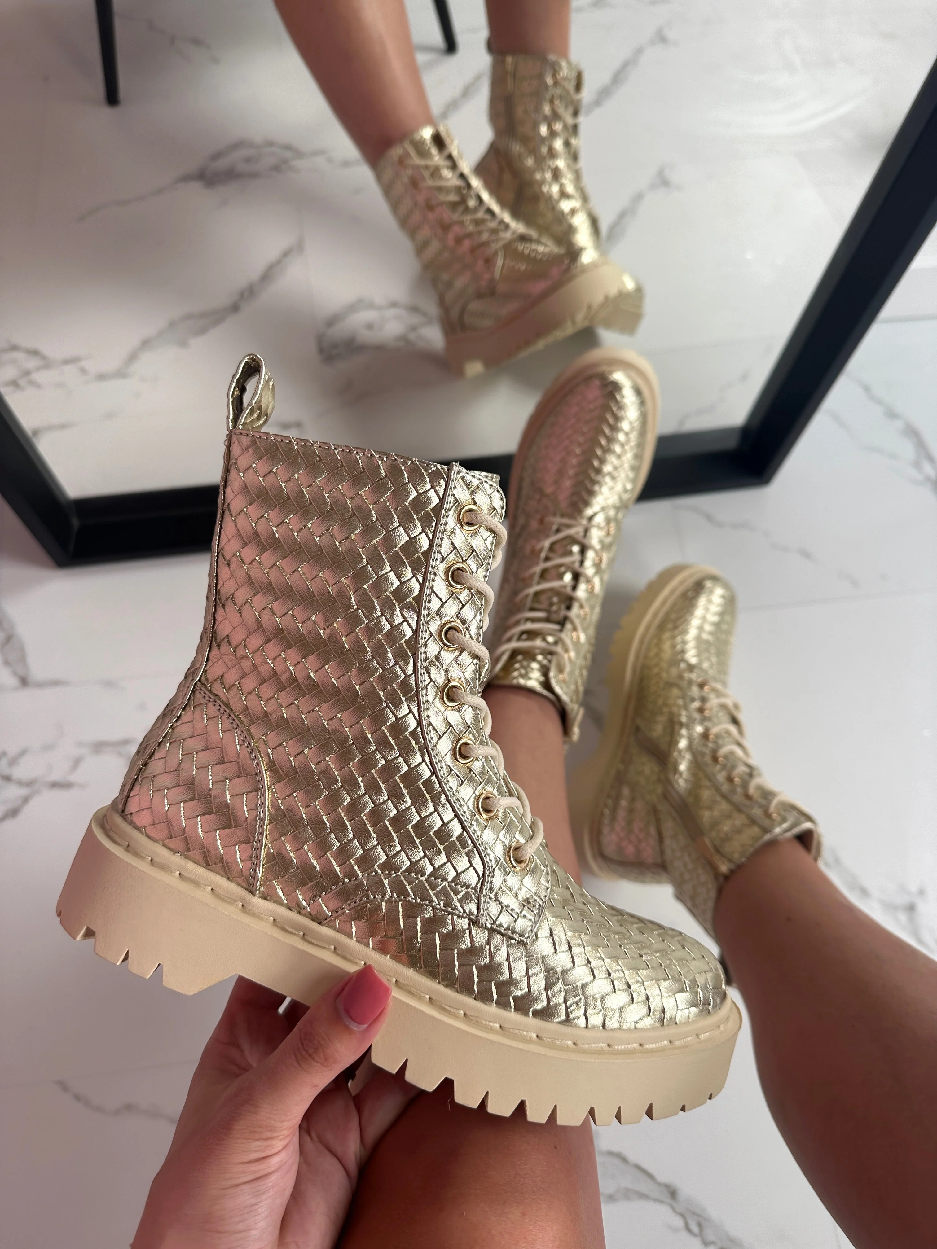 Tamar | golden boots