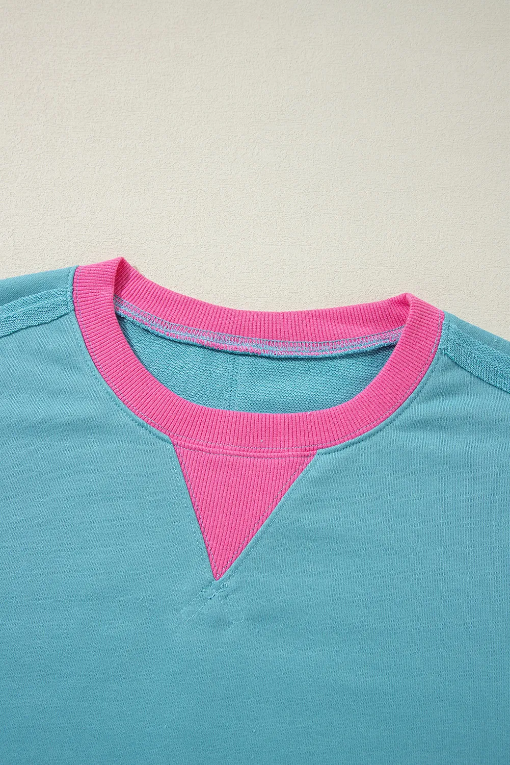 Tamara | Contrasting long-sleeved sweatshirt with a crew neck and dropped shoulders - Image 5