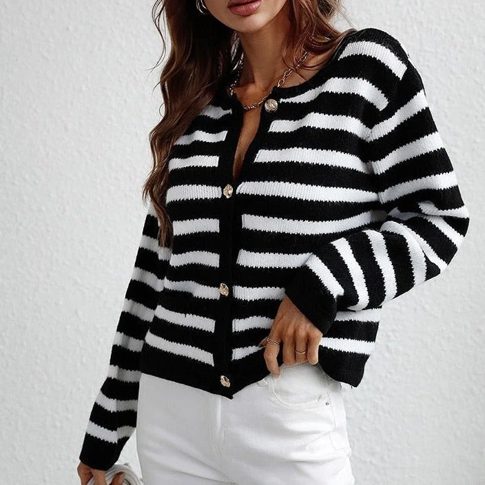 Tania | Effortless and trendy winter sweater