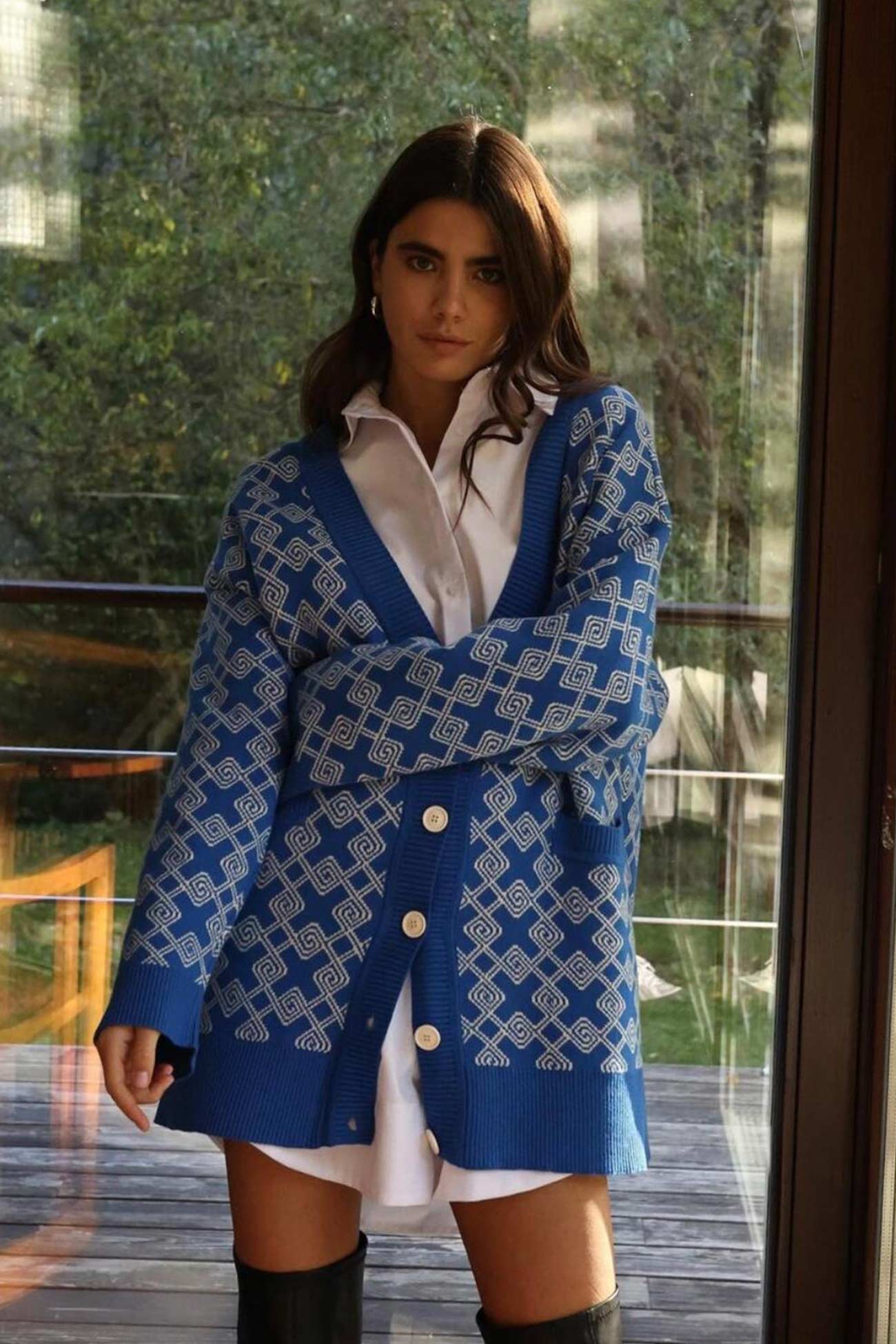 Teresa | Cardigan with a geometric pattern and a V-neck - Image 4