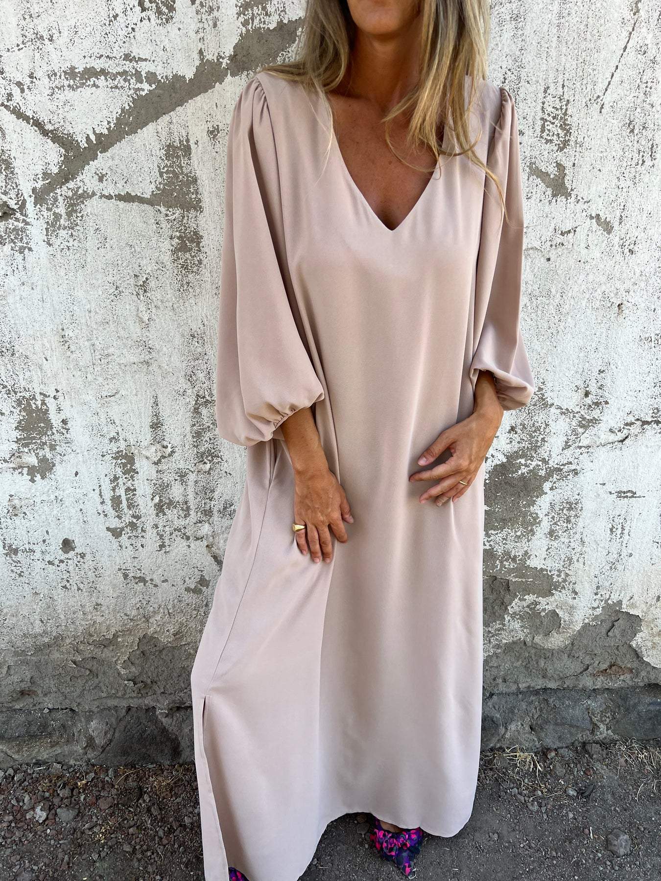 Teresa® | Elegant women's V-neck maxi dress - Image 3