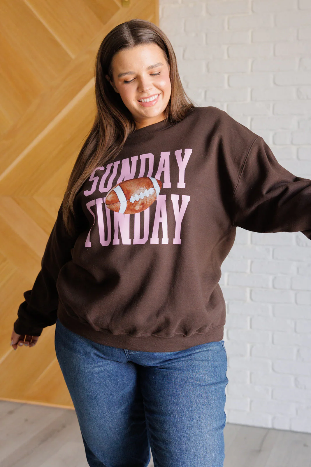 Teresa | Sweatshirt with Sunday Funday graphic