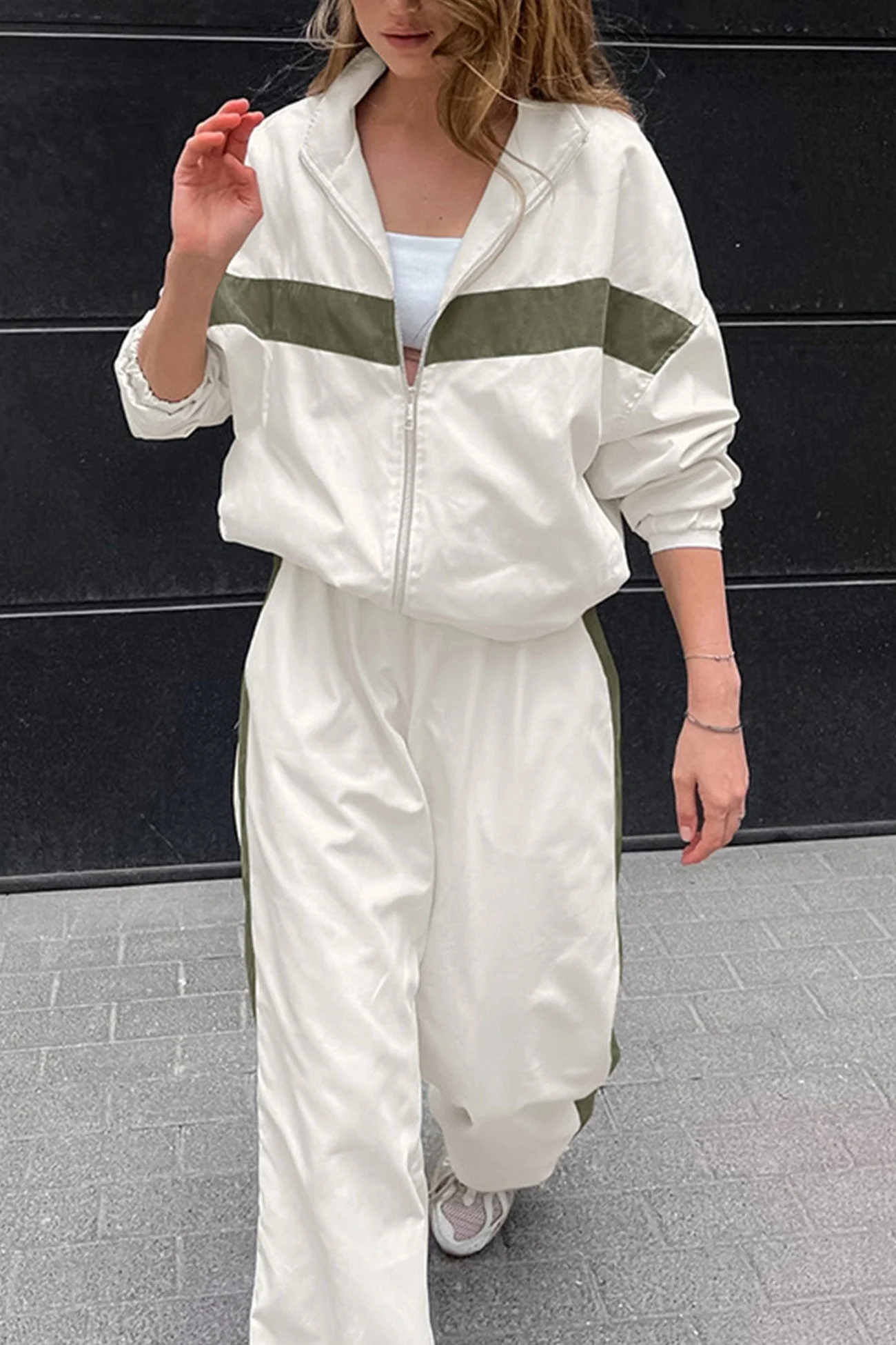 Teresa | Tracksuits with contrasting stand-up collar - Image 17