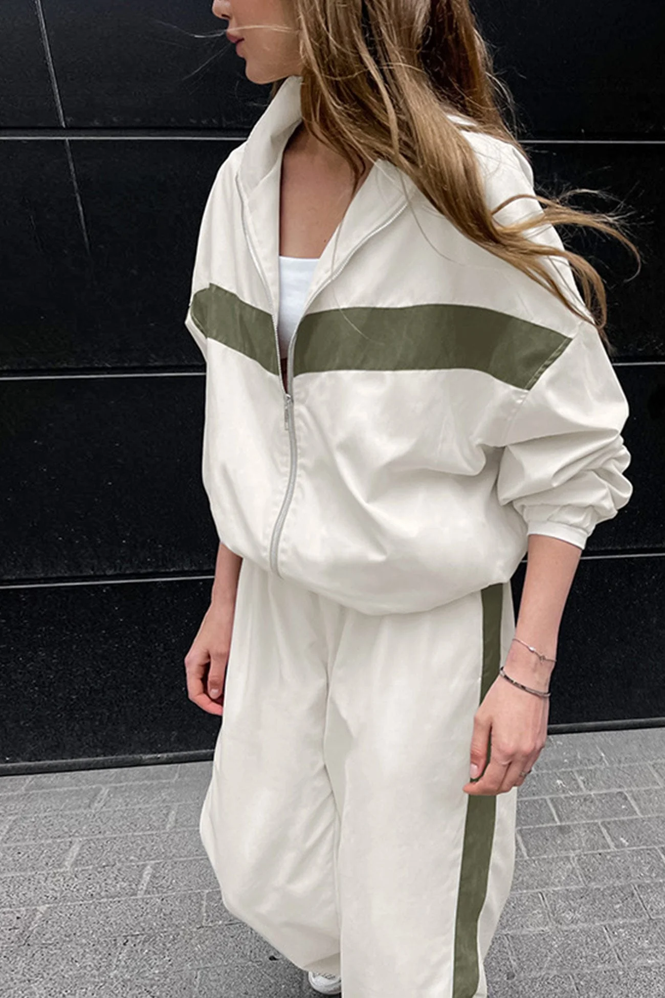 Teresa | Tracksuits with contrasting stand-up collar - Image 19