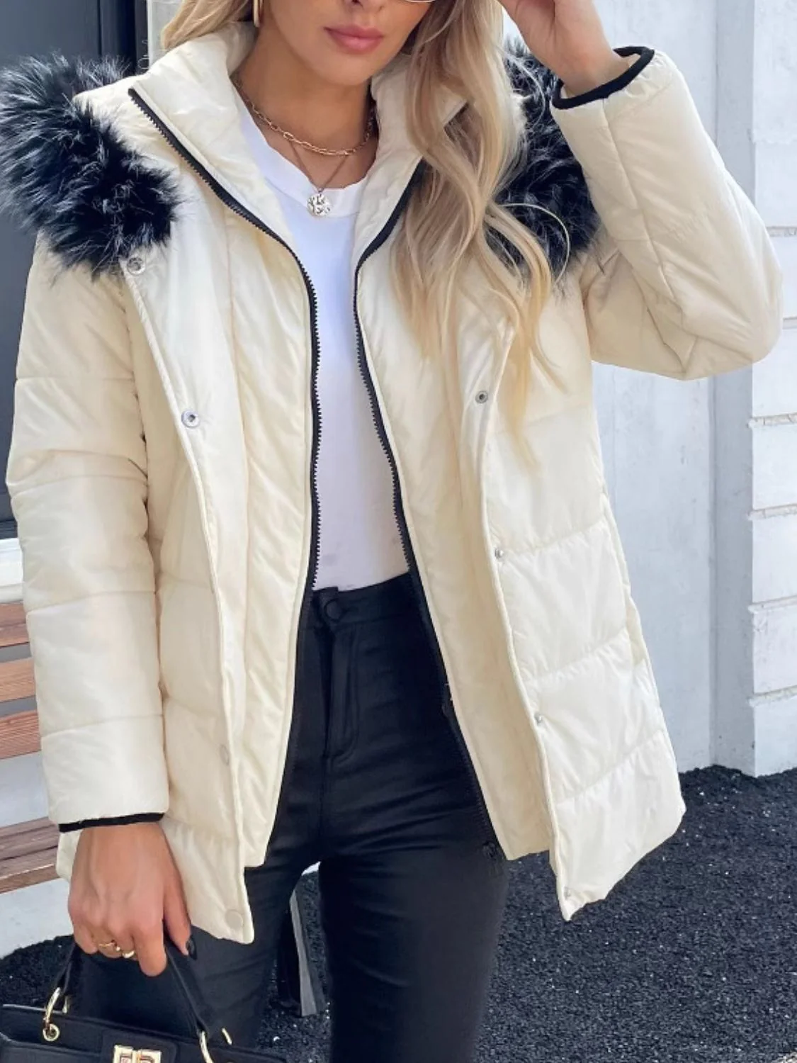 Thalia | Long-sleeved winter coat with hood and zip - Image 2